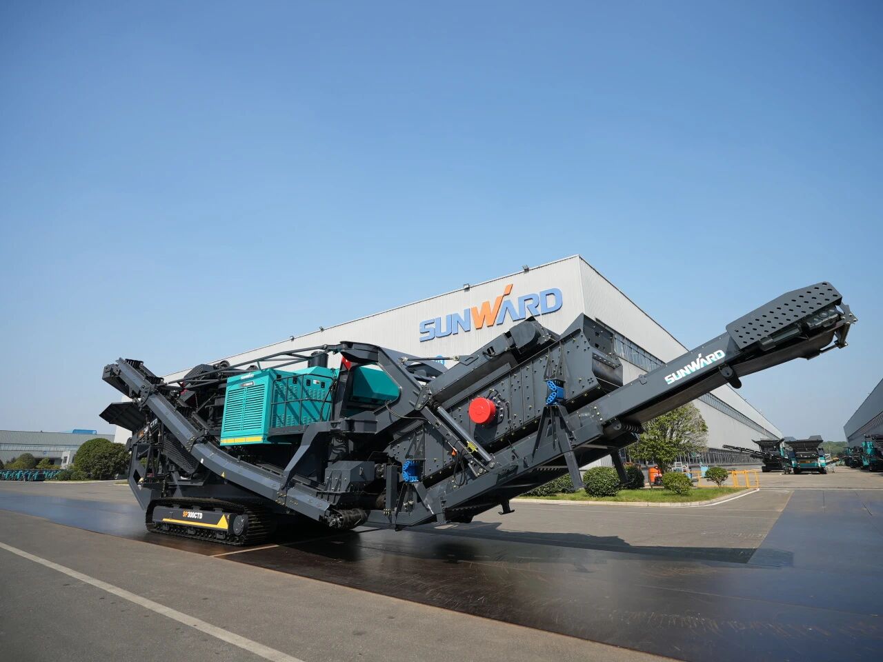 破局國際市場，無懼極寒工況！山河智能SP300CTD柴電兩用圓錐破碎站成功下線