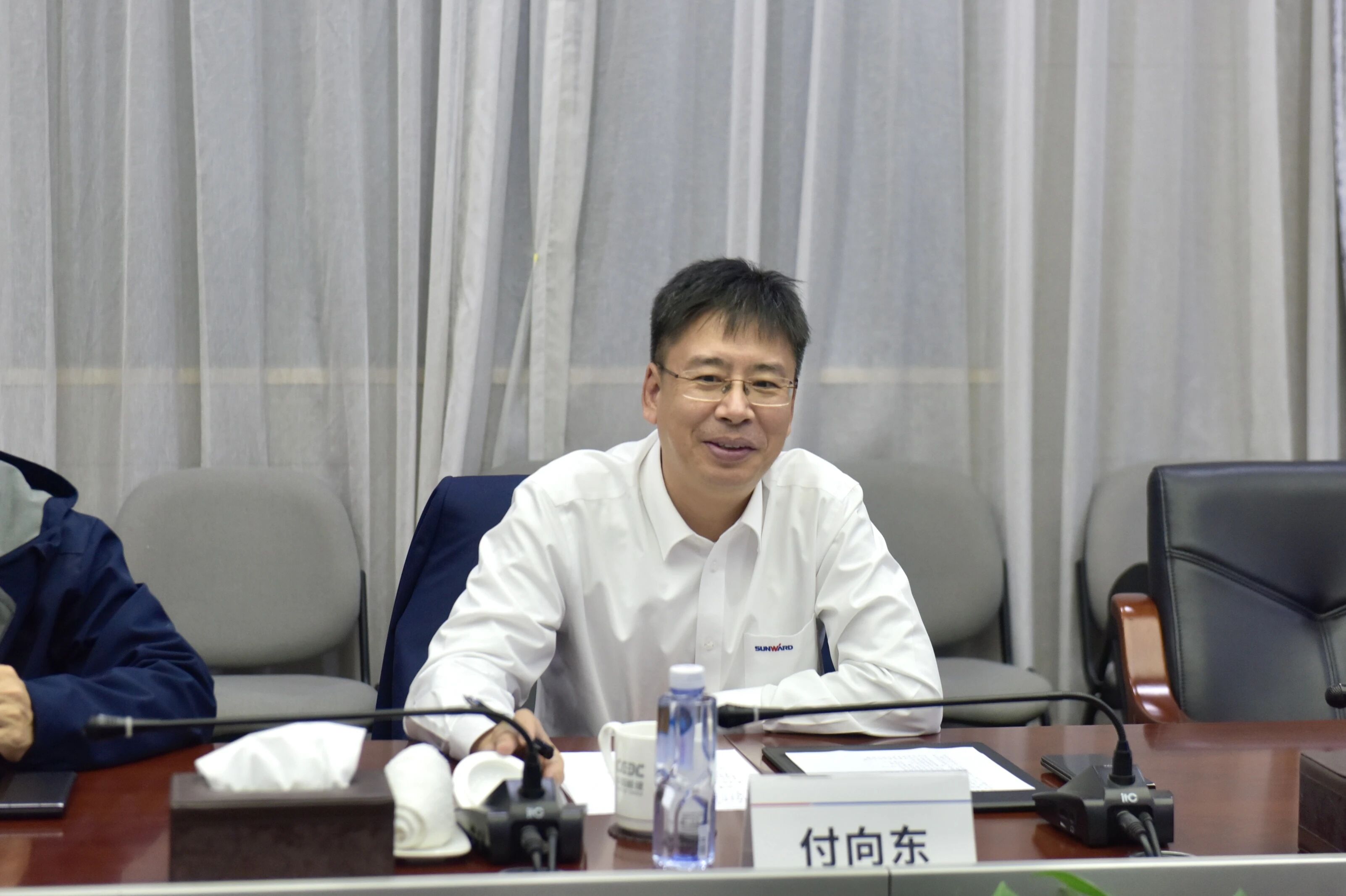 山河智能與易普力開展座談交流，譜寫互利共贏新篇章