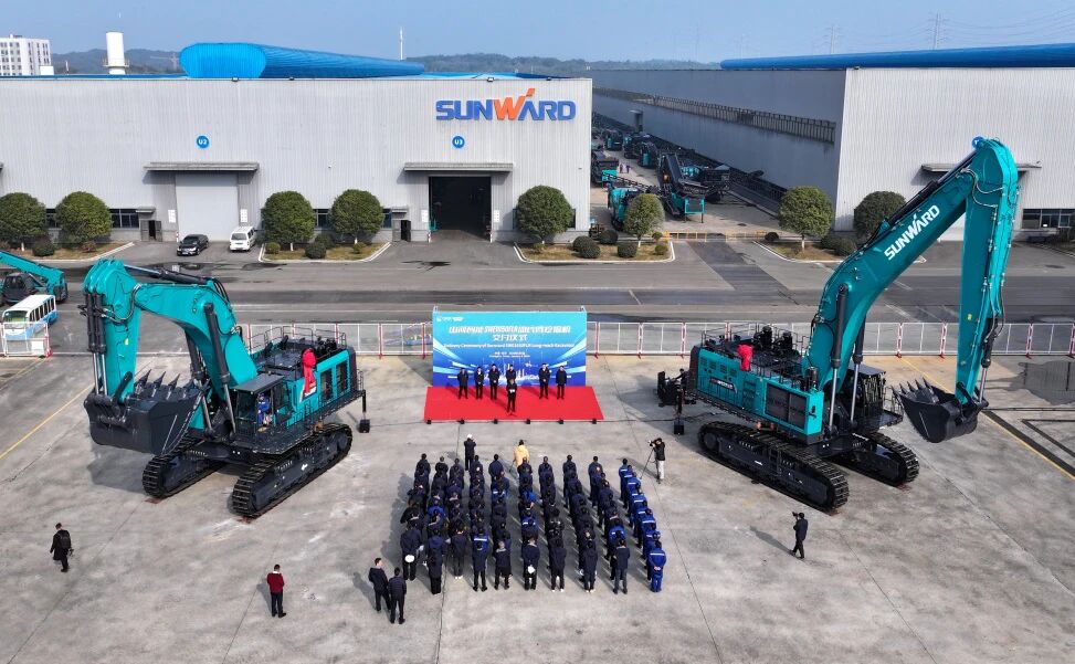 爭鋒啟新程！山河智能SWE1650FLR加長臂挖掘機成功交付國際客戶