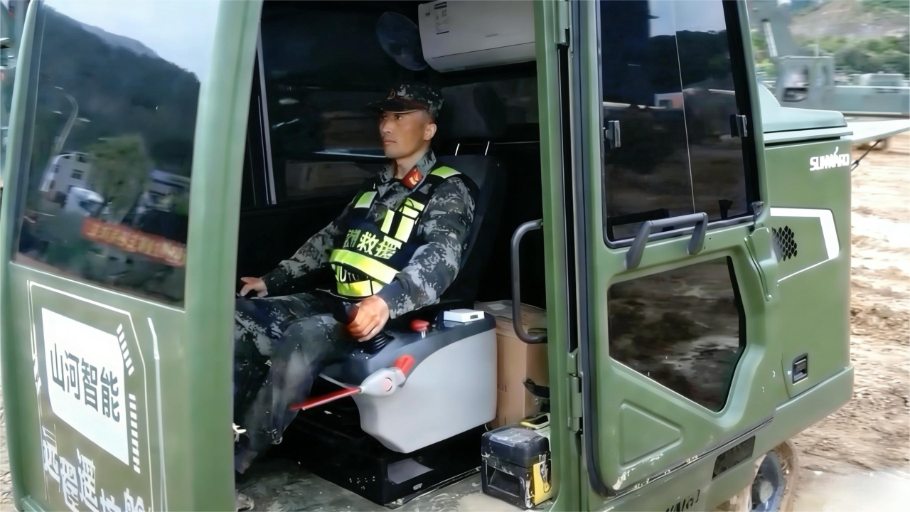 智能遙控挖掘機獲評湖南省制造業(yè)單項冠軍，彰顯山河智能創(chuàng)新實力