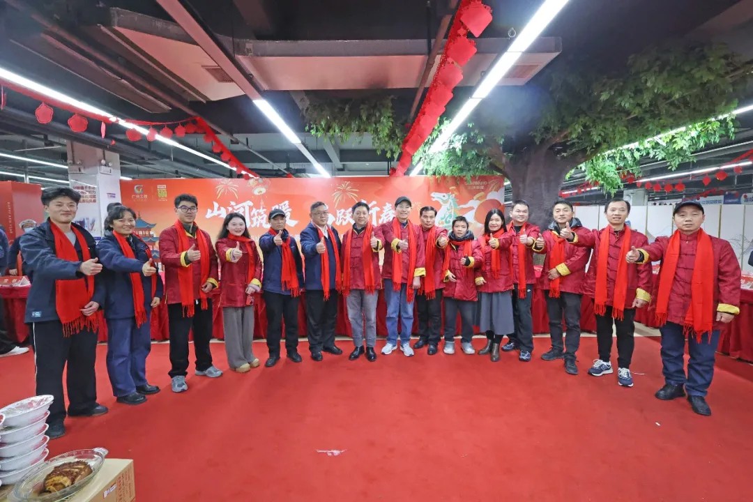 筆墨迎春，祝福暖心！在山河智能“囤”年味、送溫暖、迎新春