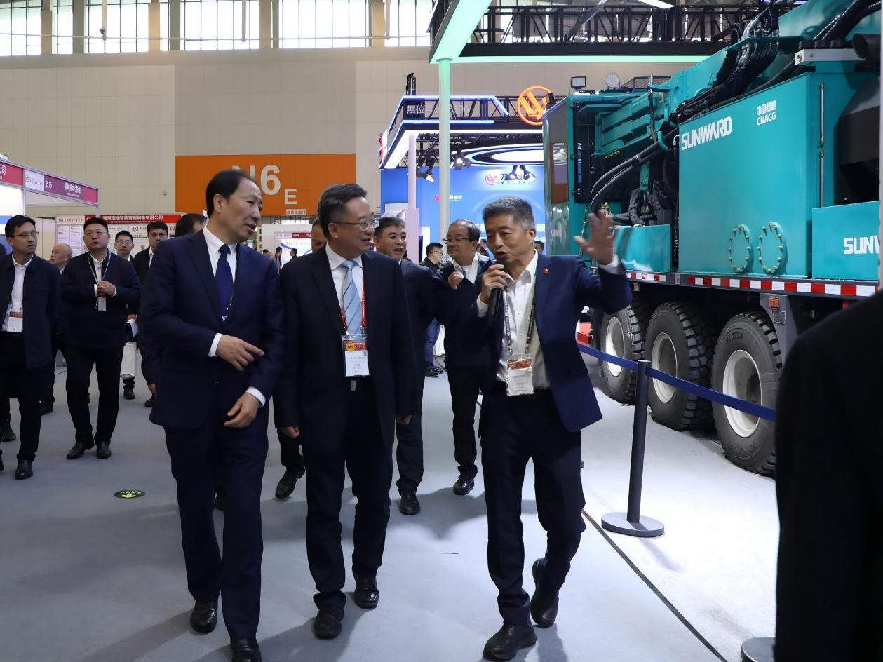 山河智能獲中煤地質(zhì)總局新春感謝信：戰(zhàn)略合作結(jié)碩果，攜手共進(jìn)啟新程