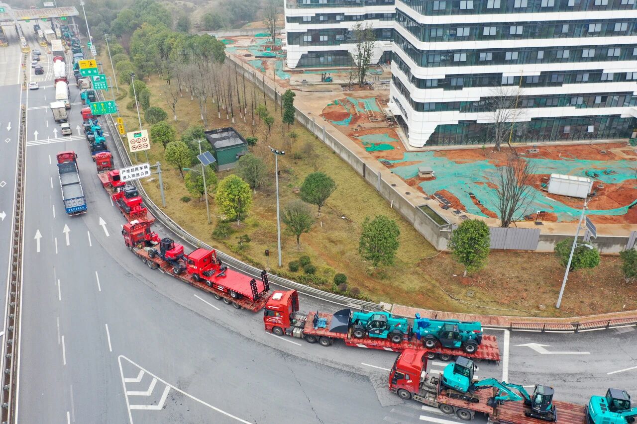 山河智能舉行2026年正月系列發(fā)貨儀式，過億元設(shè)備奔赴全球